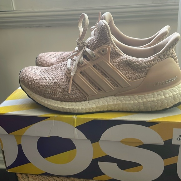 Ultraboost Adidas running shoes - Picture 1 of 4